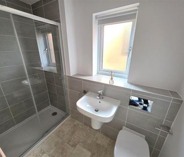 3 bedroom semi-detached house to rent - Photo 6