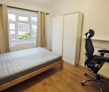 3 bedroom House To Let Total Size: 871 SQ FT - Photo 3