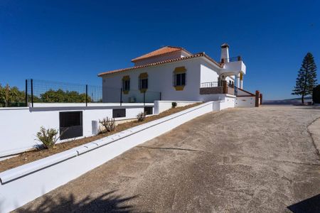 Luxury 4 room Detached House for rent in Alhaurín el Grande, Spain - Photo 2