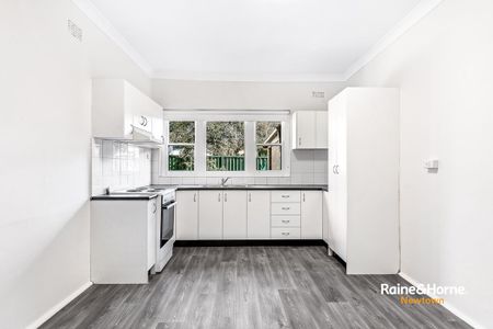 Updated three bedroom brick home - Photo 3