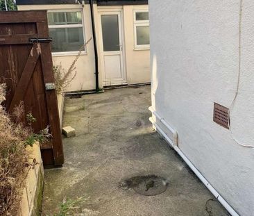 Saville Road Blackpool, FY1 - Photo 6