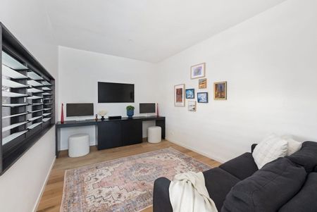 Freestanding Designer Beach House with Pool & Garden Oasis - Photo 5