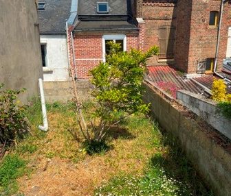 MAISON AMIENOISE 4 PIECES AVEC JARDIN - QUARTIER SAINT HONORÉ - Photo 2
