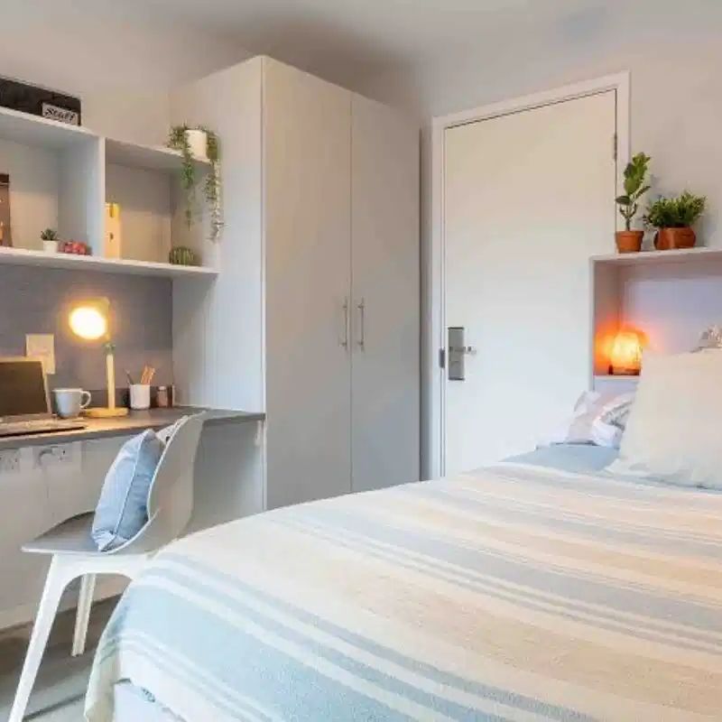 Platinum 2 Bed Apt Plus - Photo 1