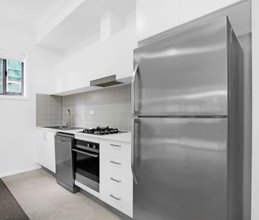 One Bedroom Apartment Plus Study in Ideal Location - Photo 1