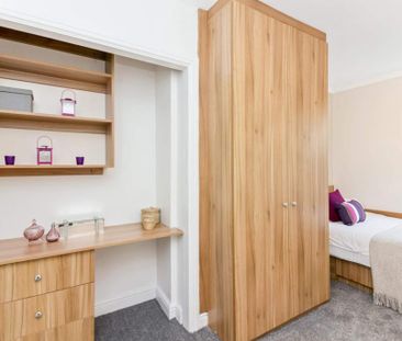 1 bedroom in a house share to rent - Photo 4