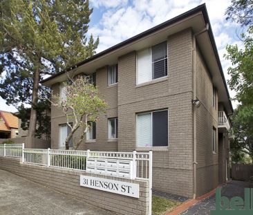 Peaceful Apartment in Leafy Locale - Photo 2
