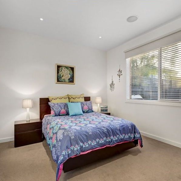 Stylish, Single-Level Unit In A Prime Location - Photo 1