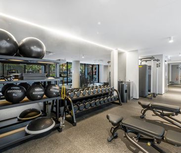 Brand New Luxury 1-Bedroom Apartment! - Photo 2