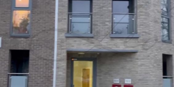 Eastcote Avenue, Sudbury Hill, UB6 - Photo 3