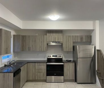 For Lease - 129 Gateland Drive, Barrie, Ontario - Photo 3