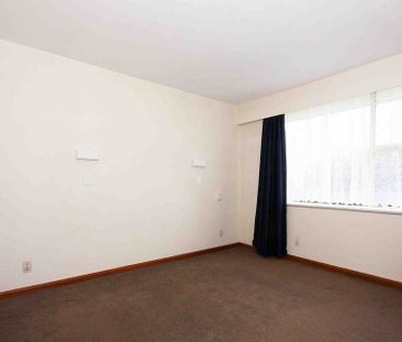 Must see 2 bedroom house, bigger than most. - Photo 5