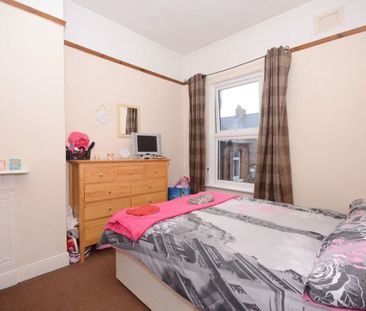 41 Ravenhill Avenue, Belfast BT6 8LD - Photo 2