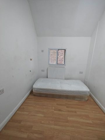1 Bed Flat, Highgate Hill, N19 - Photo 3