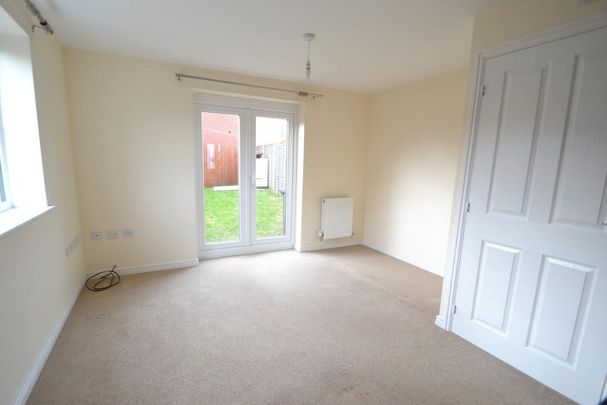 3 bedroom semi-detached house to rent - Photo 1