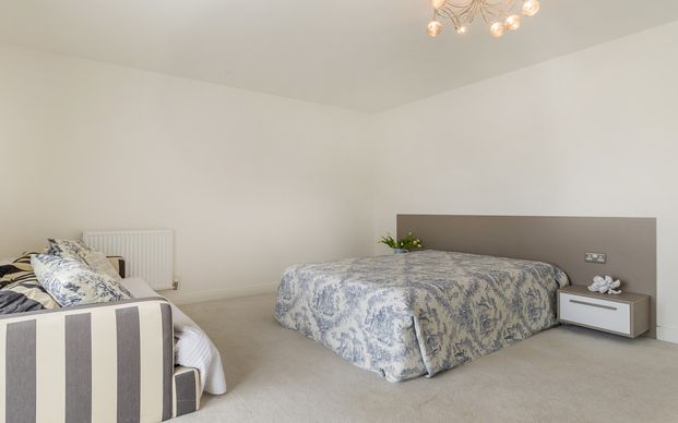 4 bedroom Town House to let - Photo 1