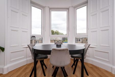 3 bedroom flat to rent - Photo 4