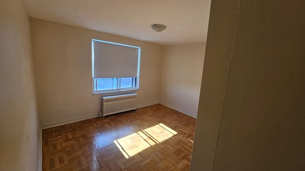 For Lease - 1969 Eglinton Avenue Unit# 107, Toronto, Ontario - Photo 1