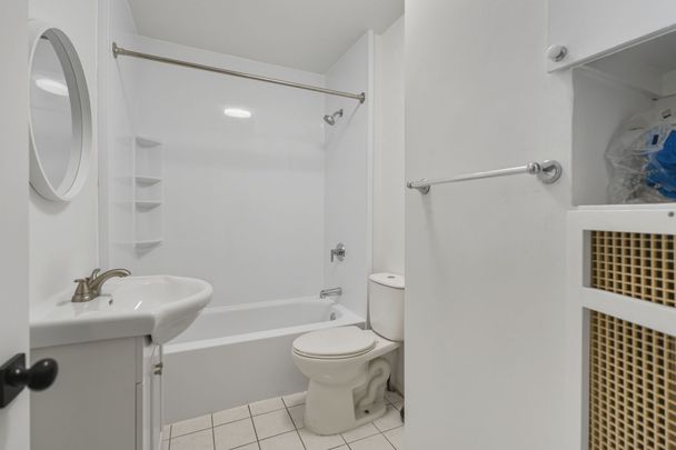 For Lease - 21 Plymonth Road, Welland, Ontario - Photo 1