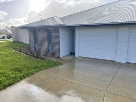 1/1 Wyoming Avenue, Gobbagombalin - Photo 4