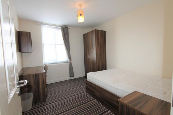 3 bedroom flat to rent - Photo 1