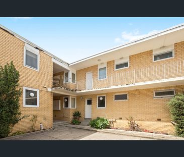 4/37 Weeroona Road, Murrumbeena, Vic 3163 - Photo 1