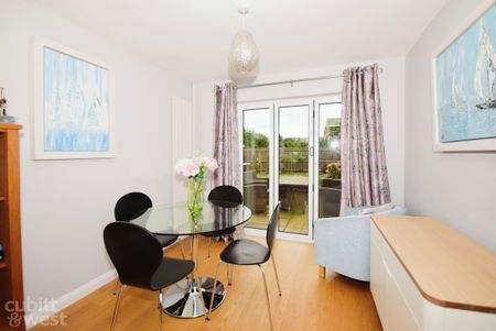 3 bedroom semi-detached house to rent - Photo 3