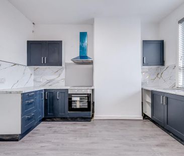 3 bedroom terraced house to rent - Photo 2