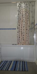 Lovely 2 bedroom flat share located on Blackheath, London, SE3 - Photo 4