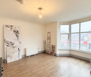 2 Bedroom Flat - Photo 2