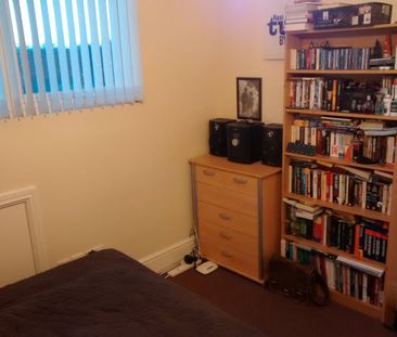 Room in a Shared House, Oval Road, B24 - Photo 3