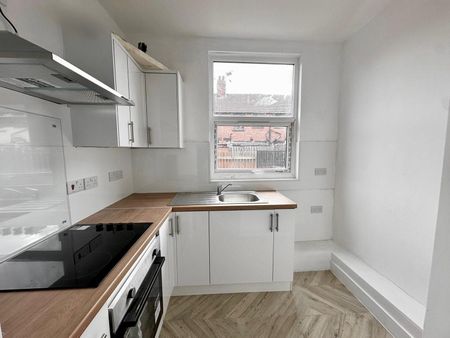 Longroyd Grove, Leeds - Photo 3