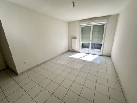 Appartement de type 3 idéalement situé au sein d'une belle résidence privée ! - Photo 3