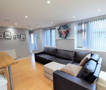 5 Bed Student Home - 7 Green Cloth Mews - Photo 6