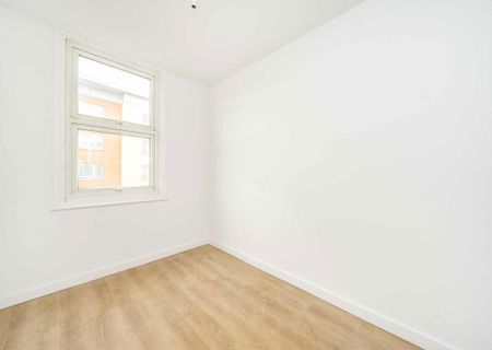 London Road, CR4 2JA, Mitcham - Photo 4