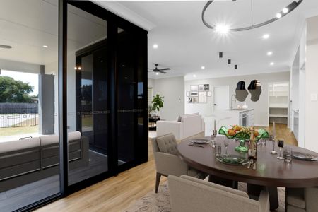 Executive home in quiet culdesac - Photo 5