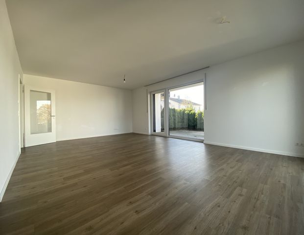 Sehr schöne, exklusive 3-Zimmer-Terrassenwohnung mit Carport und Stellplatz in Weiden-Ost zu vermieten! - Foto 1