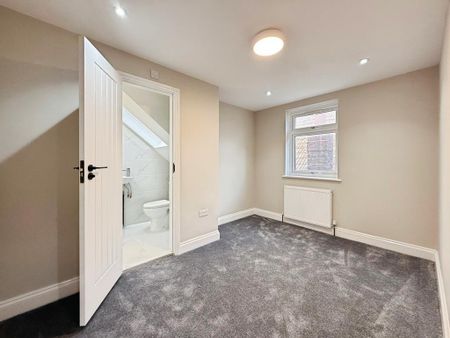 8 bedroom bungalow to rent - Photo 2