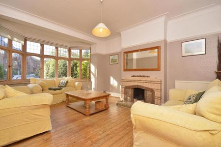 4 bedroom semi-detached house to rent - Photo 3