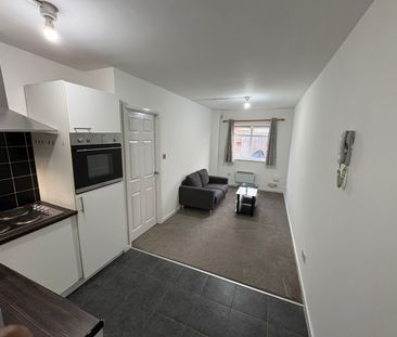 1 Bed Flat, Brook Road, M14 - Photo 3