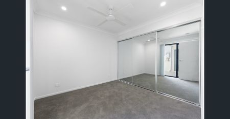 Brand New Courtyard Family Home - Photo 5