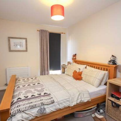 2 bedroom property to rent in Bracknell - Photo 1