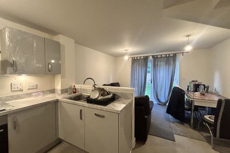 Ashcott Avenue - Photo 2