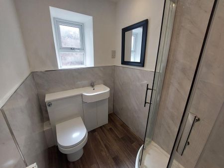 2 bedroom terraced house to rent - Photo 2