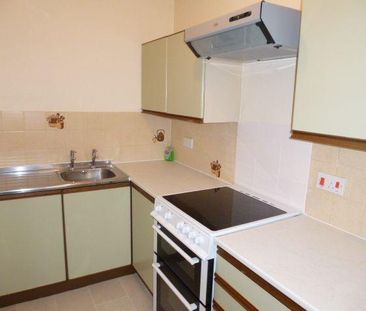 Terraced house to rent - Photo 6