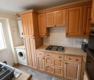 Bedroom Terraced House In Guildford, GU2 - Photo 3