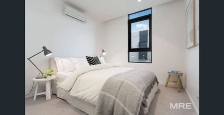 Designer Apartment with Loads of Room - Photo 3