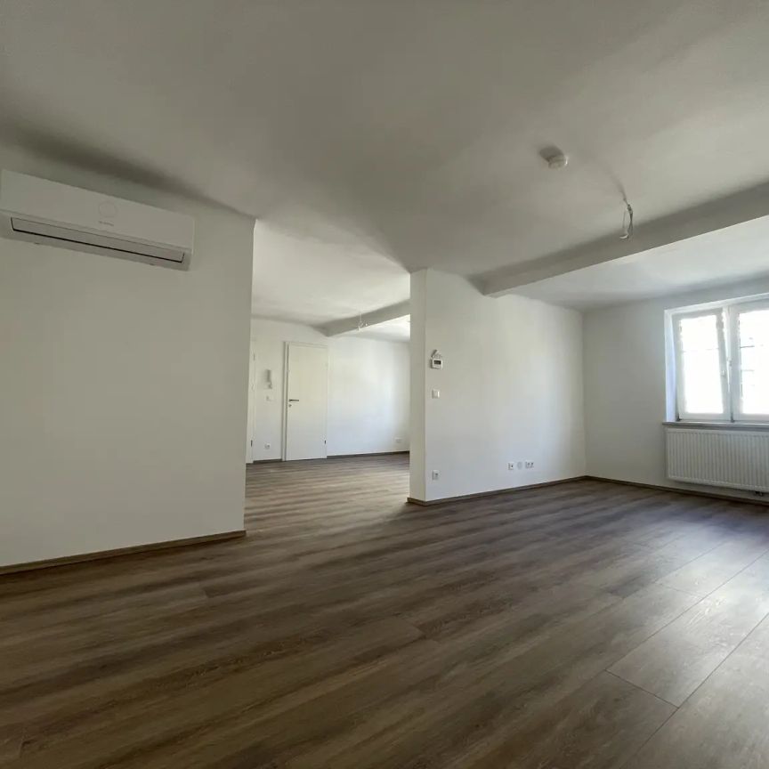 Traumhafte 2 Zimmer Dachgeschoßwohnung - Erstbezug nach Komplettsanierung - Photo 1