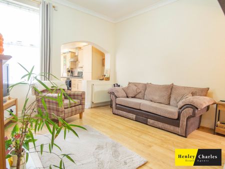 2 Bedroom Mid Terraced House For Rent - Photo 2