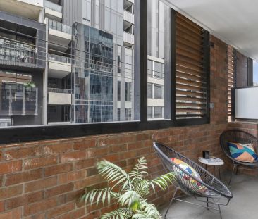 Modern Industrial Style Home In South Yarra Central - Photo 1